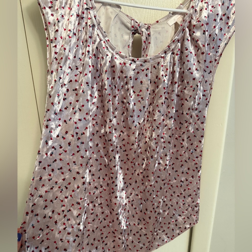Women’s Velour Floral Pattern Top